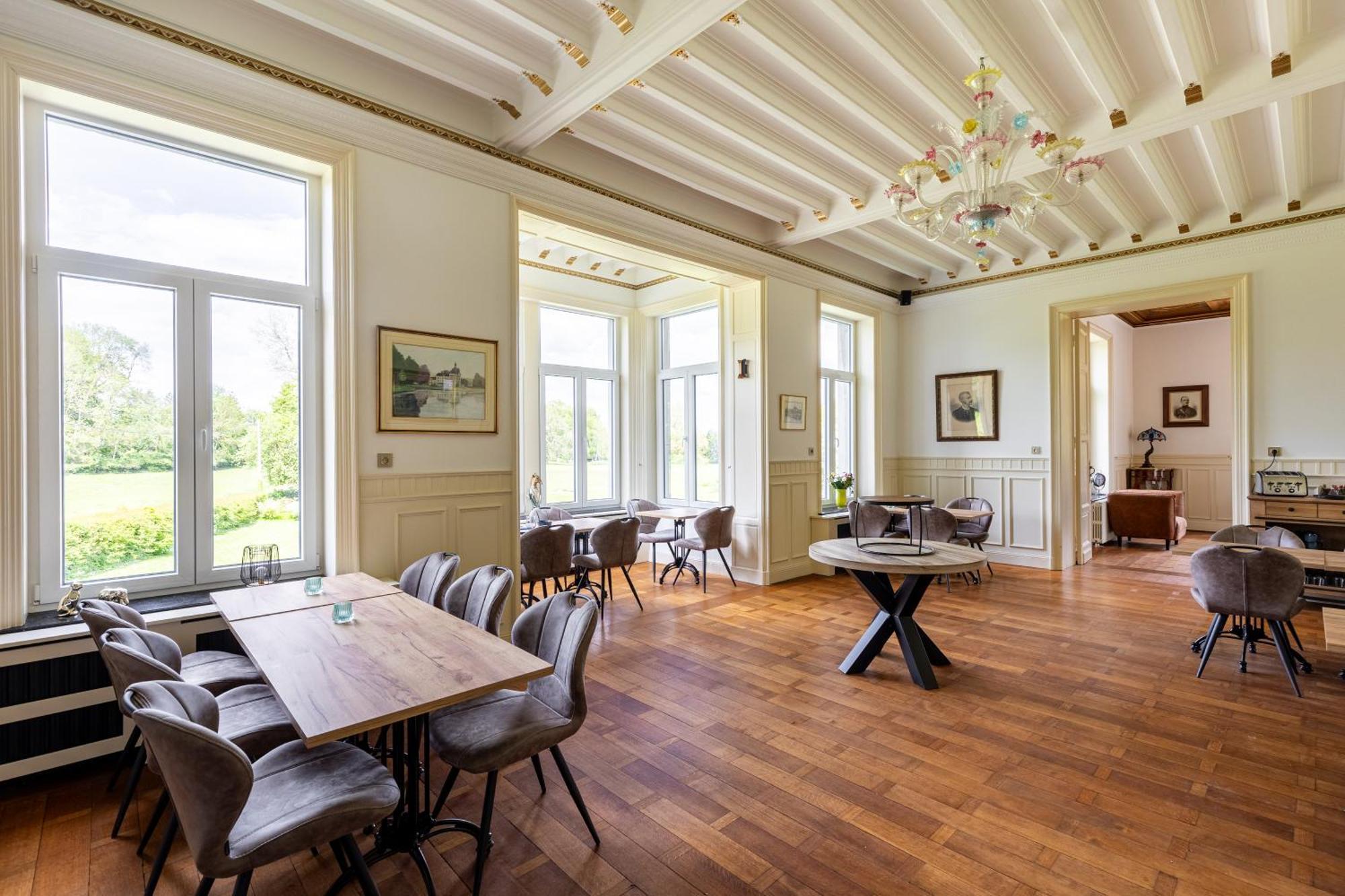 Nuit De Reve Au Chateau De Saint Vitu 102 Séjour chez l'habitant